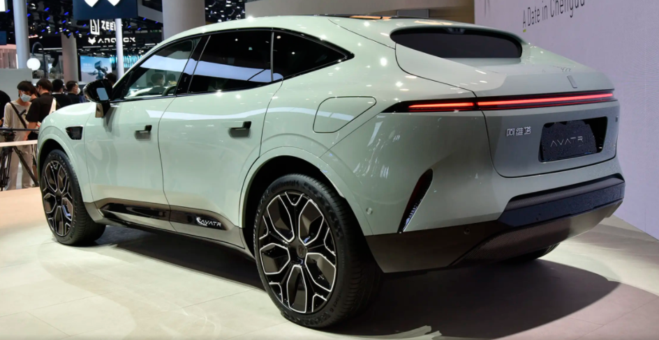 “华为车”很受欢迎？车主说它是“六边形战士”，没想到也有缺点（华为手机一个六边形一个手掌）