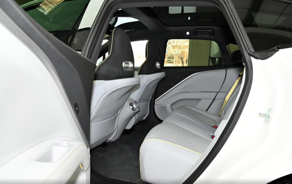 “华为车”很受欢迎？车主说它是“六边形战士”，没想到也有缺点（华为手机一个六边形一个手掌）