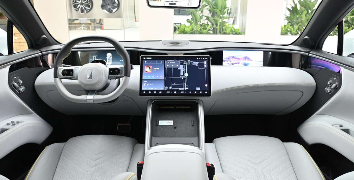 “华为车”很受欢迎？车主说它是“六边形战士”，没想到也有缺点（华为手机一个六边形一个手掌）