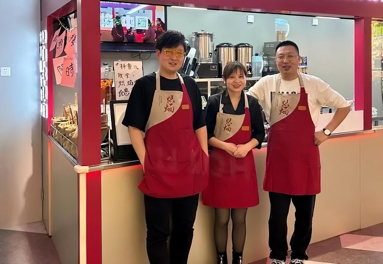 投资20万开店，一天只卖79元！三位年轻人揭开餐饮创业残酷的一面（20万投资餐饮）