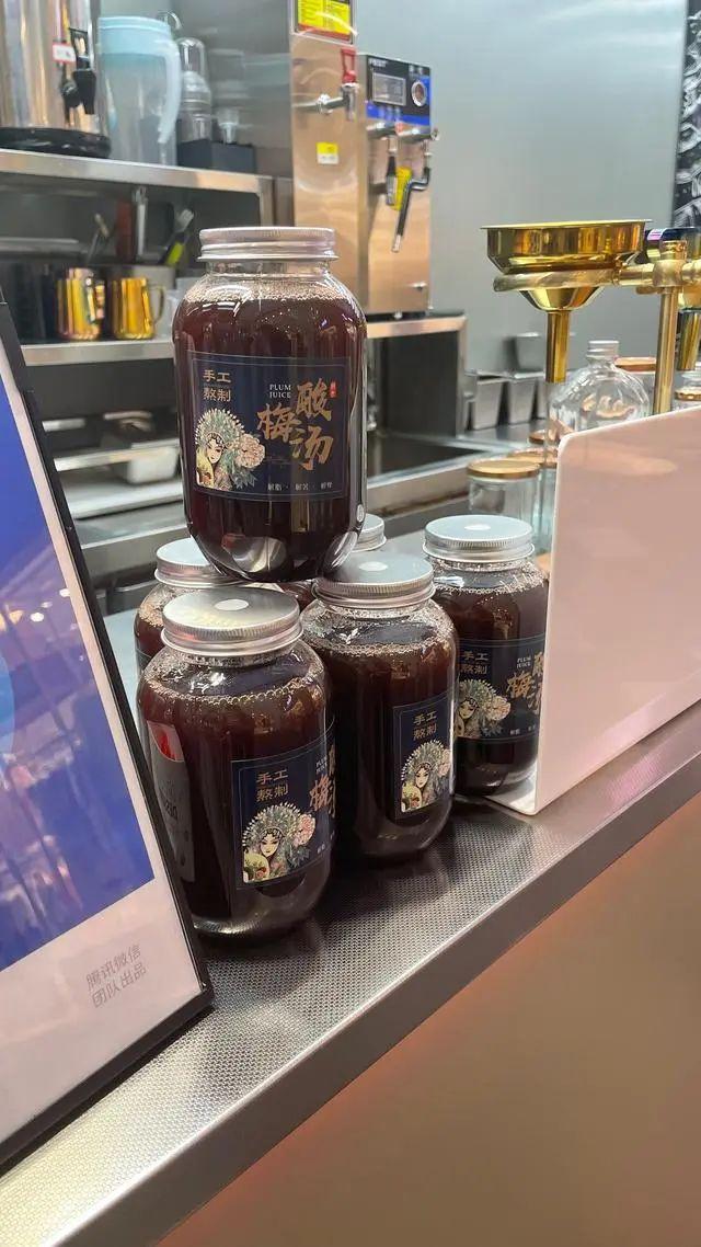 投资20万开店，一天只卖79元！三位年轻人揭开餐饮创业残酷的一面（20万投资餐饮）