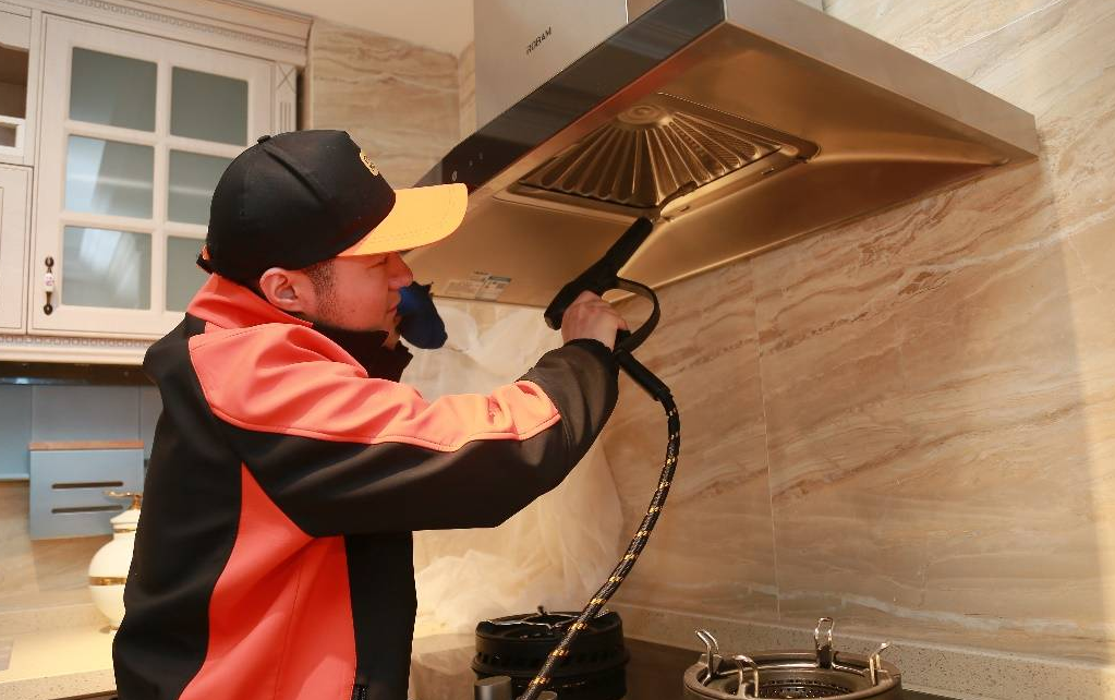 投资20多万，日营业额仅79元：穷人的每次创业都是在“渡劫”！（投资20万一个月能赚多少）