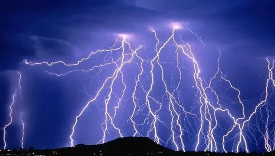 投资20多万，日营业额仅79元：穷人的每次创业都是在“渡劫”！（投资20万一个月能赚多少）