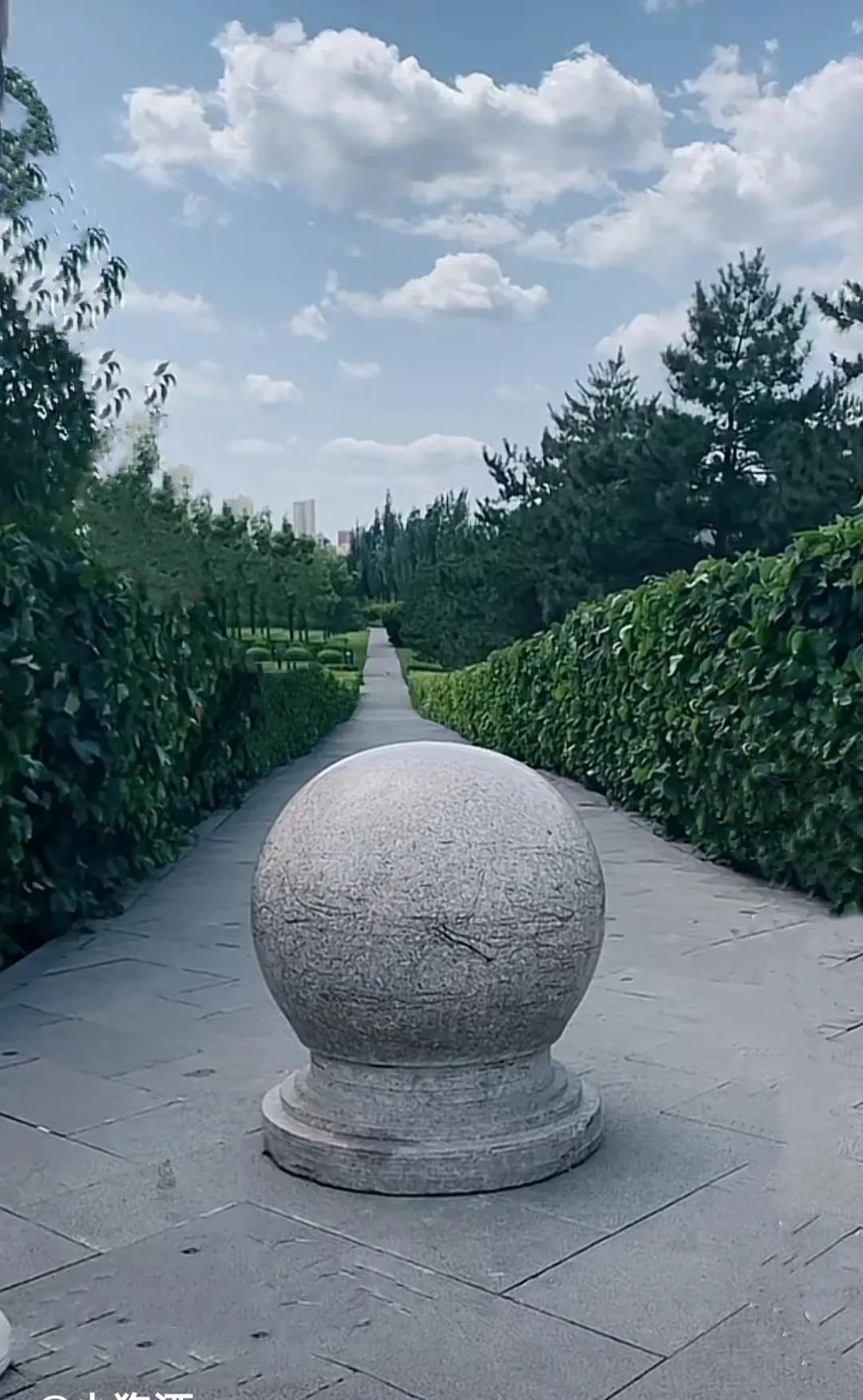 铺天盖地的自媒体创业大军，在平台上，能否实现各自理想的心愿？（自媒体创业靠什么收入）