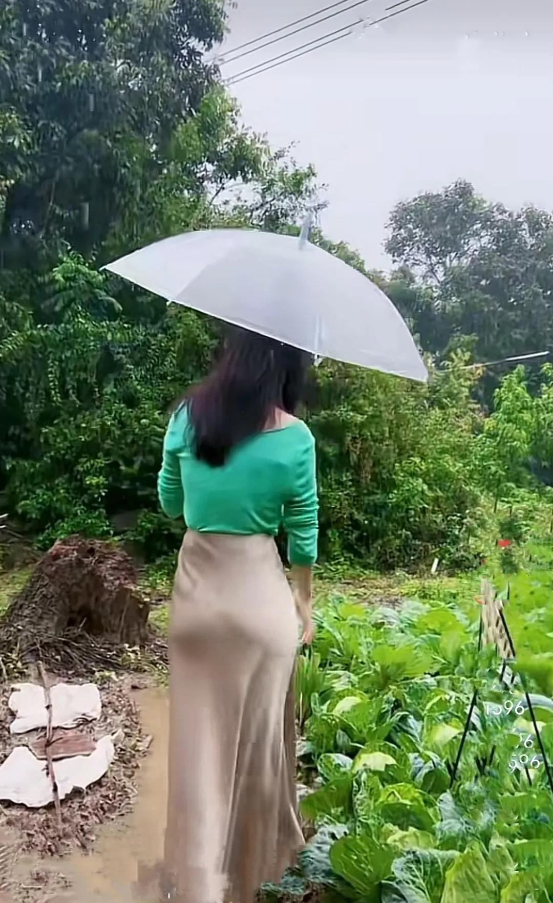 铺天盖地的自媒体创业大军，在平台上，能否实现各自理想的心愿？（自媒体创业靠什么收入）