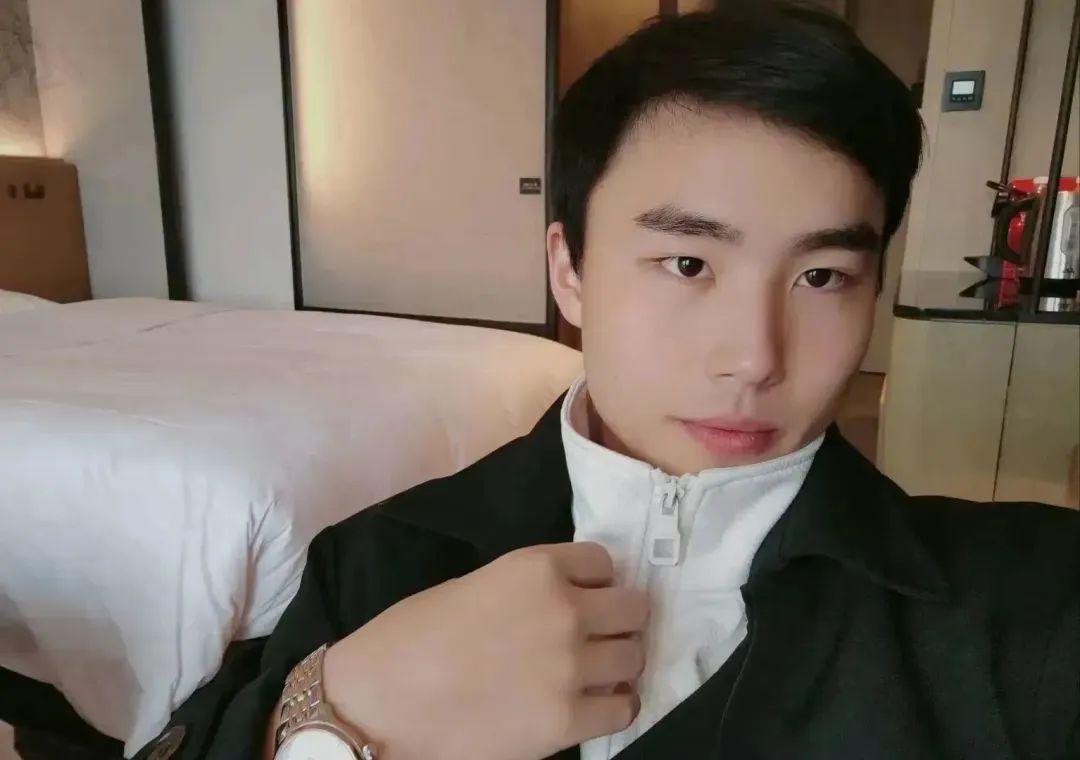 大三小伙边读书边创业，半年卖480万，一年前曾挥霍度日（大学生可以一边上学一边做兼职吗）