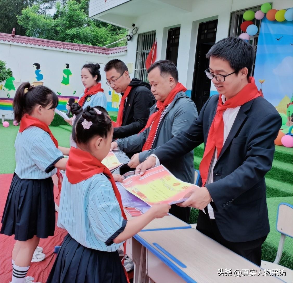 我，跳出农门，却被家乡现状刺痛，今放弃年入450万生意回村创业（跳出农门的意思）