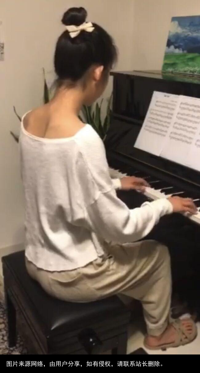 奥运击剑选手撞脸林志玲，白皙长腿太吸睛，身材不输专业超模