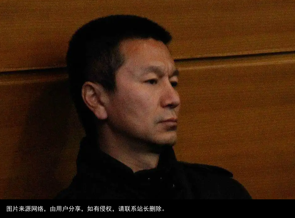 2004年，王立华绑架吴若甫牵出大案，临刑前遗愿：给监狱送面锦旗