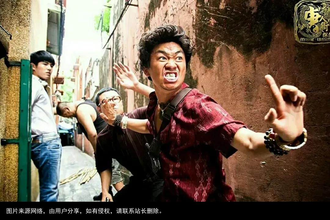 王宝强身价过亿，哥哥嫂子却在大马路上卖烧饼，网友：宝强太薄情