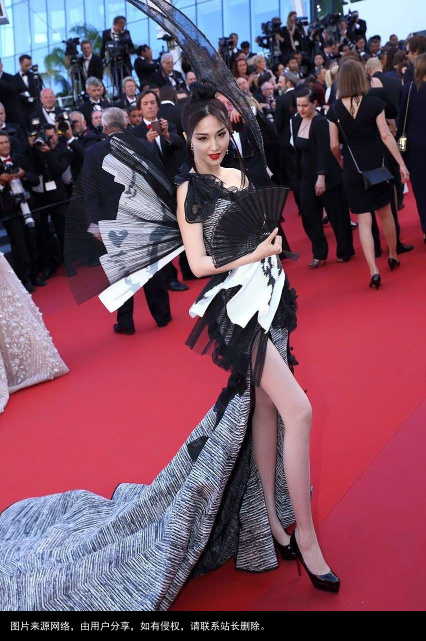 明星不火就改名，却改不掉曾经的“黑历史”