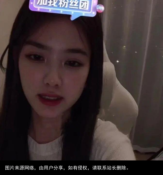 孙一宁生日直播感动落泪，掉美颜素颜曝光，翻白眼回应想你的夜梗