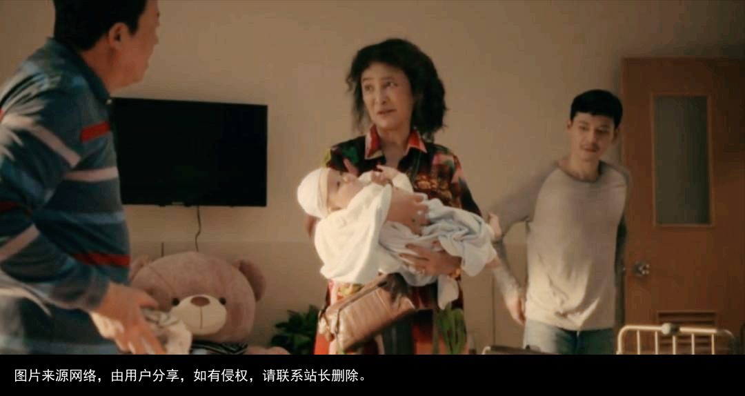 老戏骨火出圈，李勤勤在《亲爱的小孩》中的表演，凭什么这么豪横