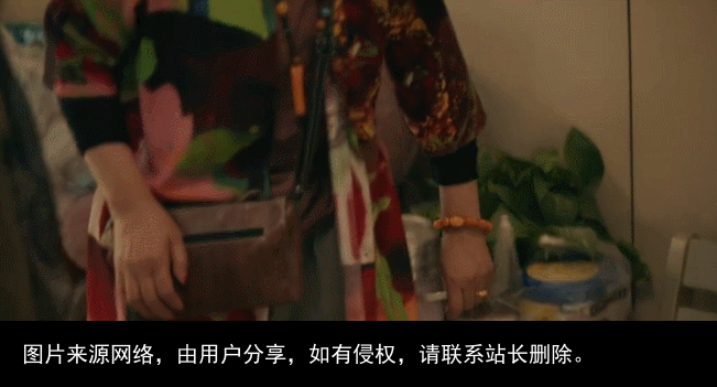 老戏骨火出圈，李勤勤在《亲爱的小孩》中的表演，凭什么这么豪横