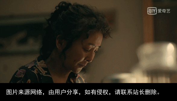 老戏骨火出圈，李勤勤在《亲爱的小孩》中的表演，凭什么这么豪横