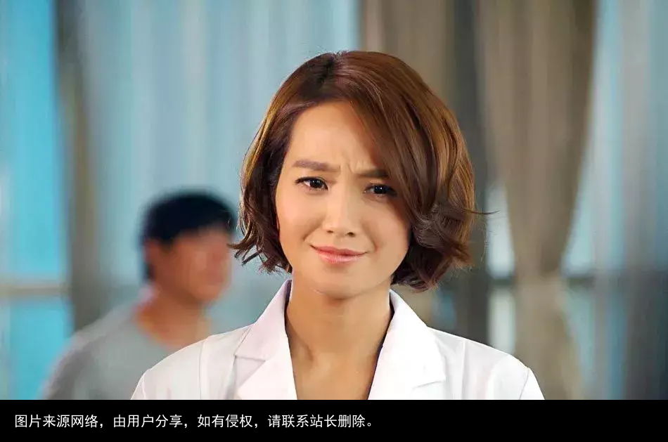 狼狈的朱丹：曾是主持一姐却自毁前程，高调炫夫反被嘲“高级黑”