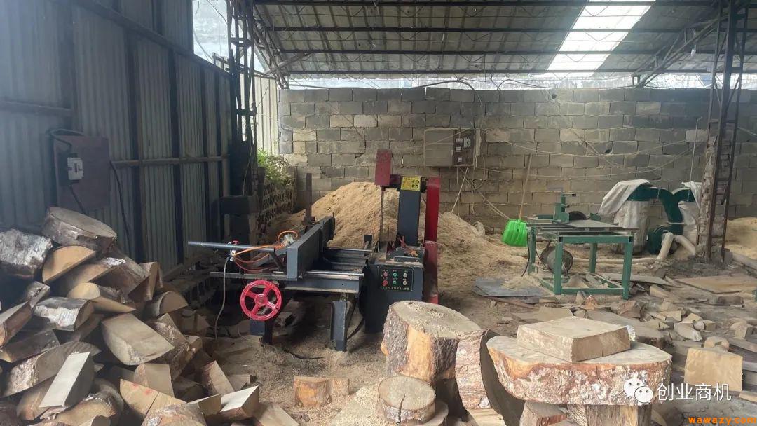 普通人回农村创业，这2个小生意发展前景好，原料充足、销路不愁。