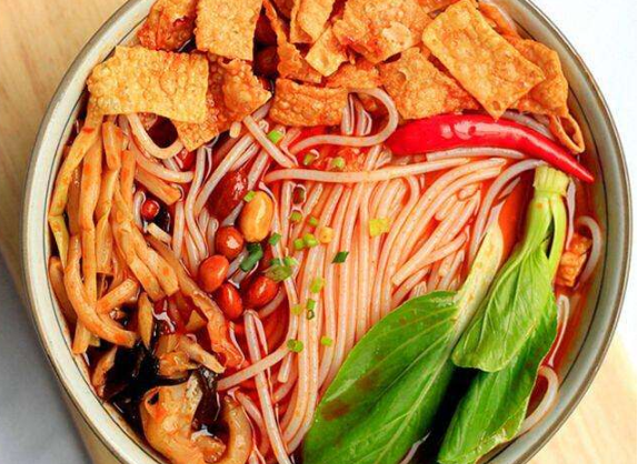 螺蛳粉店赚钱吗？开个螺蛳粉店利润多少