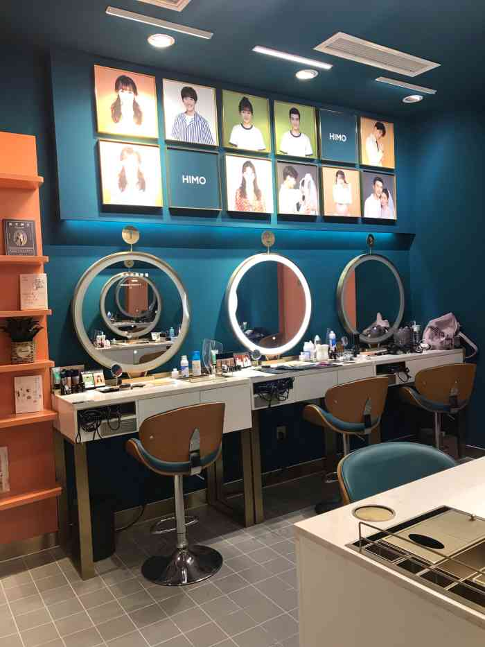 嫌弃证件照太丑？有人却靠你丑照，月入5万