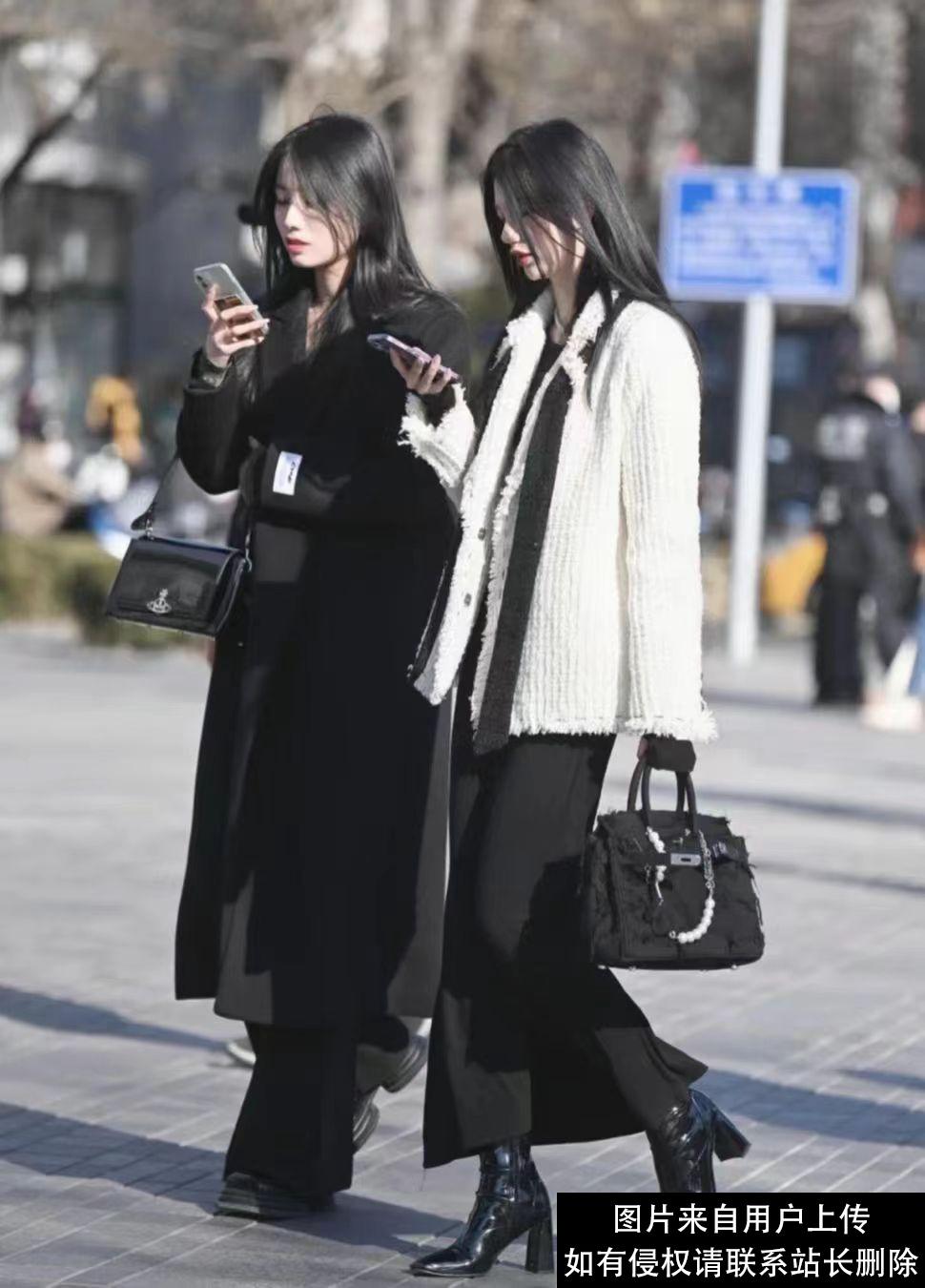 被“北京女生”街拍圈粉了：不染彩发、穿衣不花，美得自然不做作