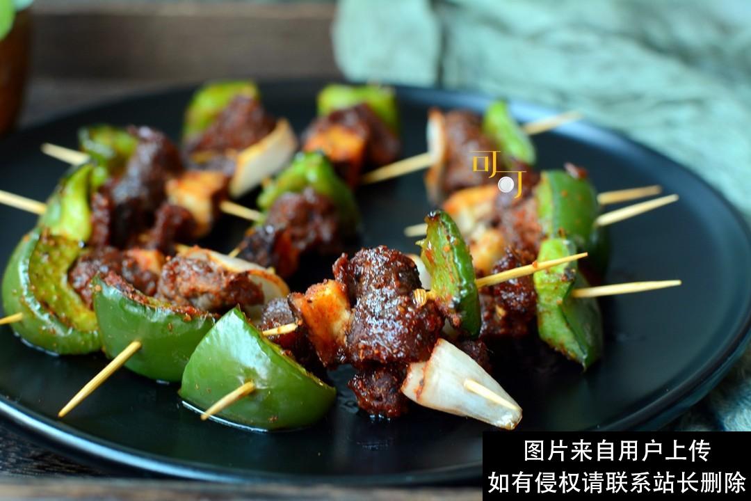 土耳其烤肉配上这些蔬菜，肉串不油不腻，营养和口感更丰富