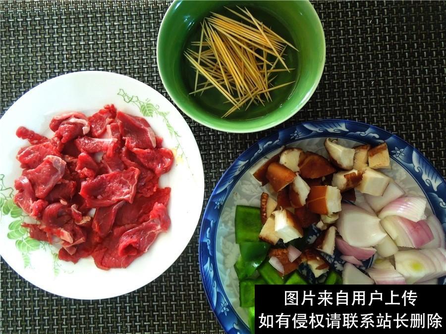 土耳其烤肉配上这些蔬菜，肉串不油不腻，营养和口感更丰富