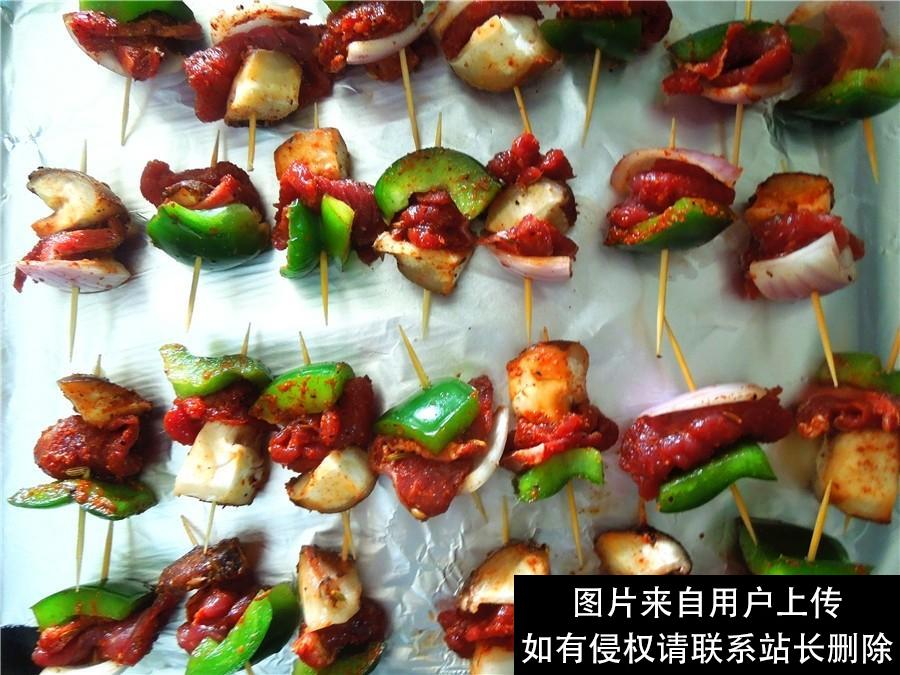 土耳其烤肉配上这些蔬菜，肉串不油不腻，营养和口感更丰富