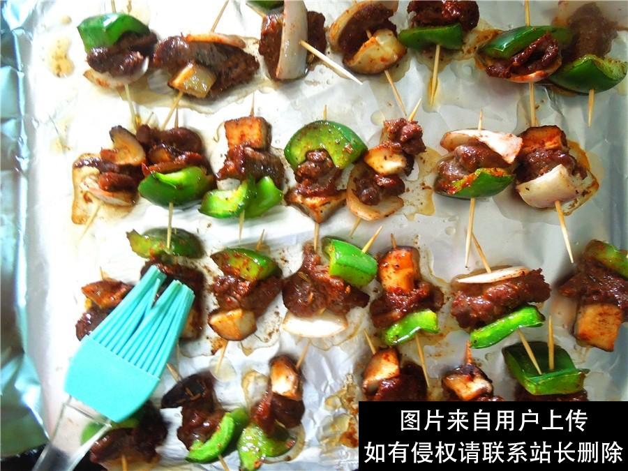 土耳其烤肉配上这些蔬菜，肉串不油不腻，营养和口感更丰富