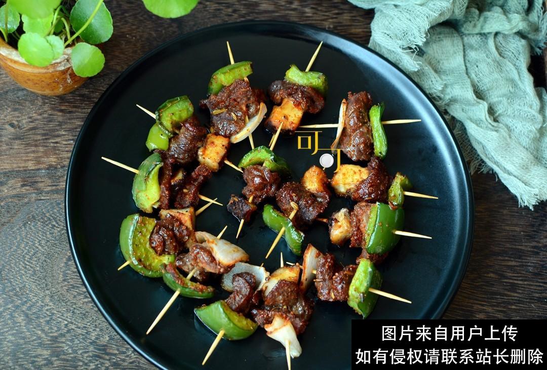 土耳其烤肉配上这些蔬菜，肉串不油不腻，营养和口感更丰富