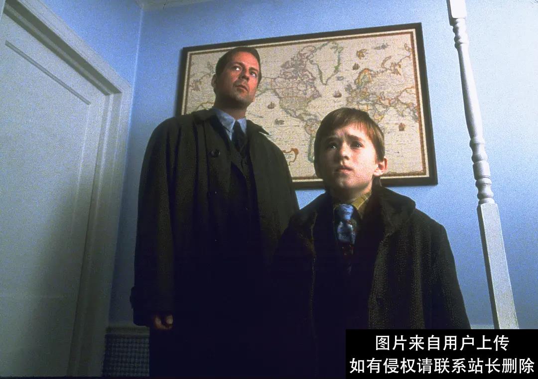 胆小也能看！5部入门级喜剧惊悚片,好笑又温情，还能学到安全知识