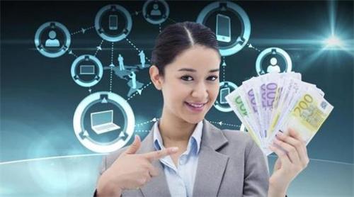 对于低学历的朋友，做什么行业前景好最赚钱，并且收入还高？