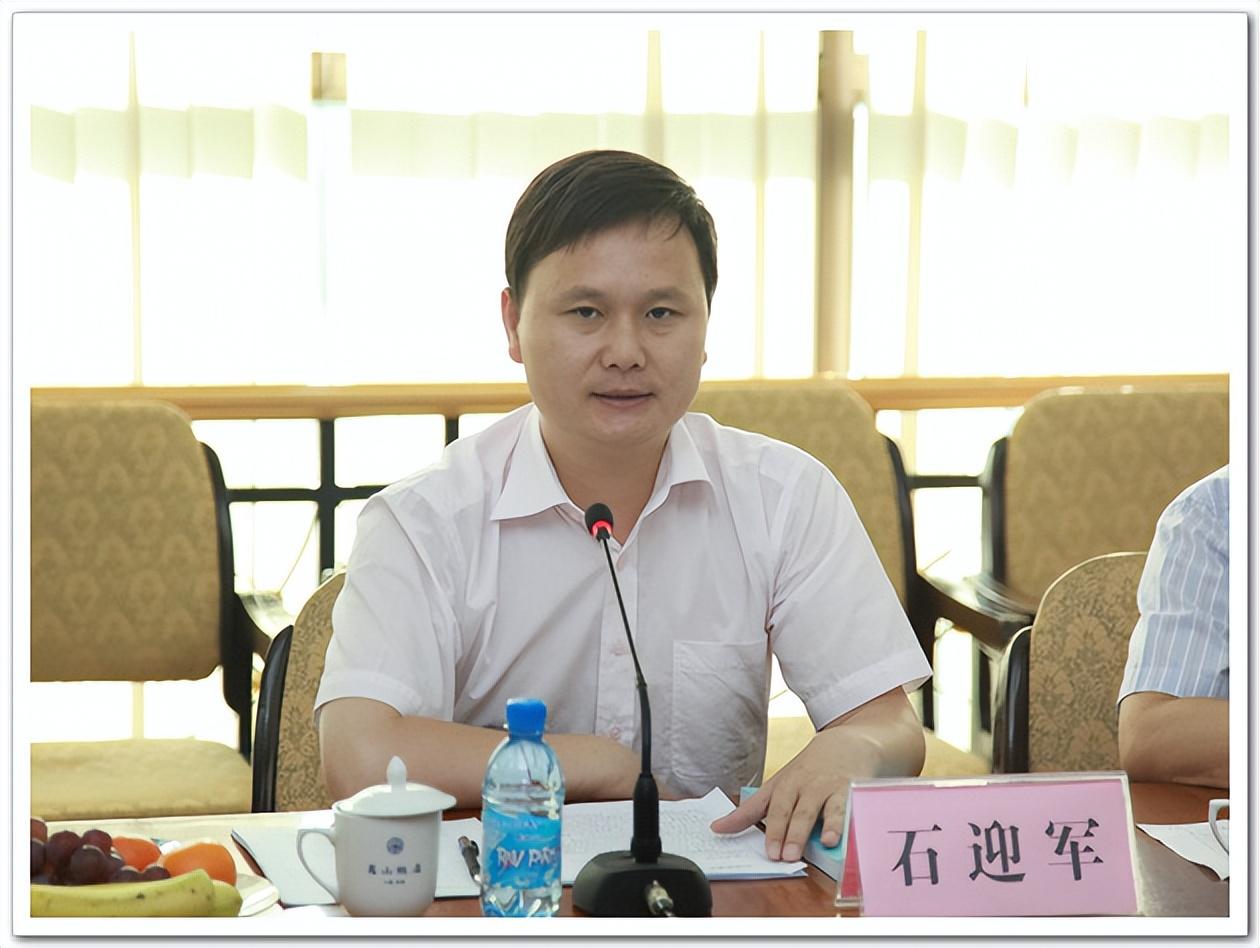 曾经掌掴秘书长的市委书记，提前过上退休生活，涉事三方都输了-张战伟履职