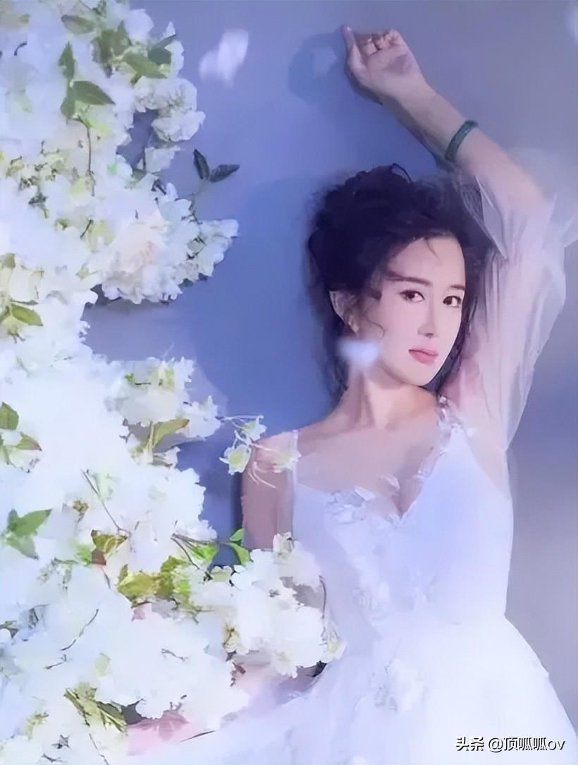 著名导演张纪中和小31岁太太传婚变，网友：真的！张纪中：假的（张纪中的现任妻子）