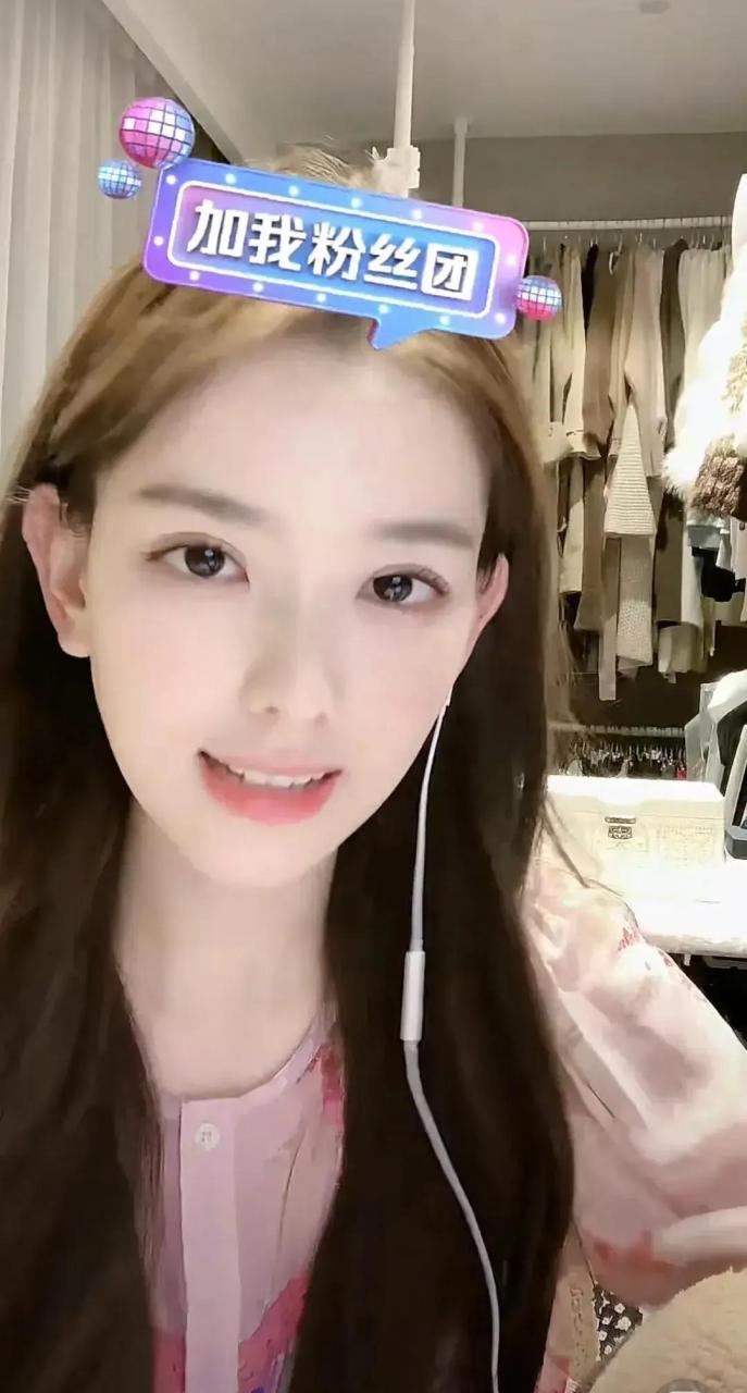 孙一宁近照很漂亮，却被指一边装清纯一边享受王思聪的红利还骂人-孙一宁个人资料网红