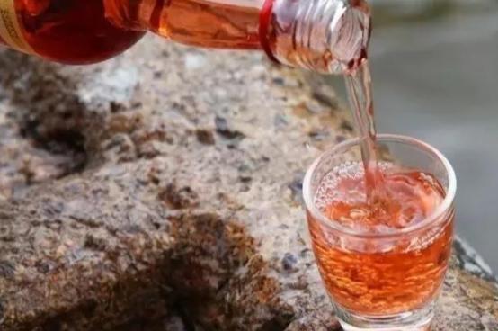 洋河天之蓝梦之蓝海之蓝哪个贵，都是洋河酒，海之蓝、天之蓝、梦之蓝有啥区别？弄懂再喝也不迟