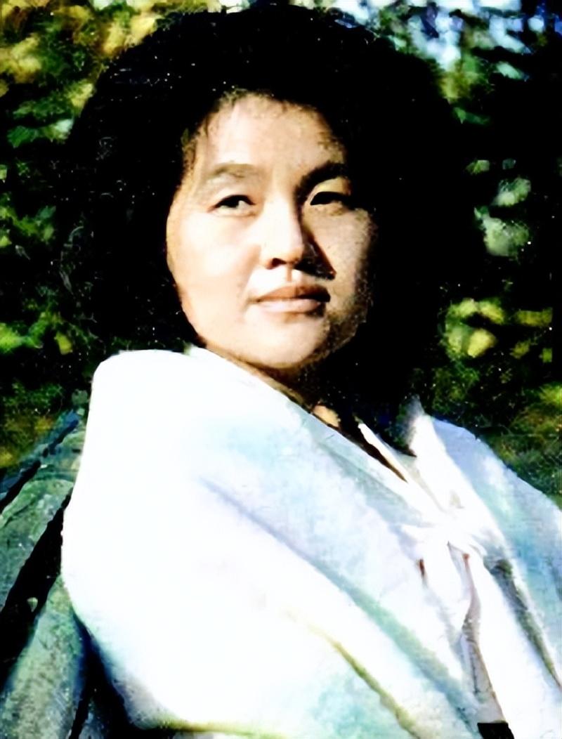 金正日几个女儿，金正日的爱情故事