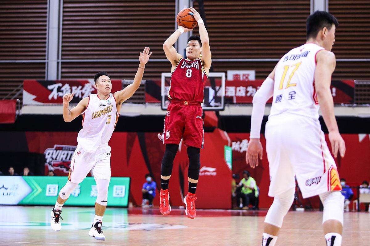 辽篮后卫，不逊胡明轩！CBA王牌后卫赛季爆发 战辽宁强势封神 杜锋不该忽视他