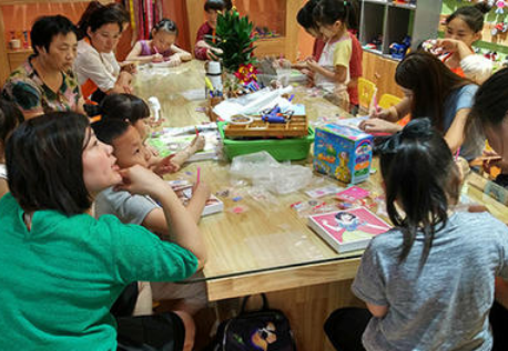 宝妈开什么店好，适合带孩子开的小店有哪些