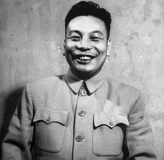 蒋经国为什么不把儿子接班，蒋经国爱上了一个女人，想娶她为妻，为何遭到了蒋介石的训斥