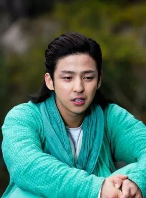 90后喜欢的韩国组合歌手，90后逃不过的两大韩国男团：东方神起Super Junior