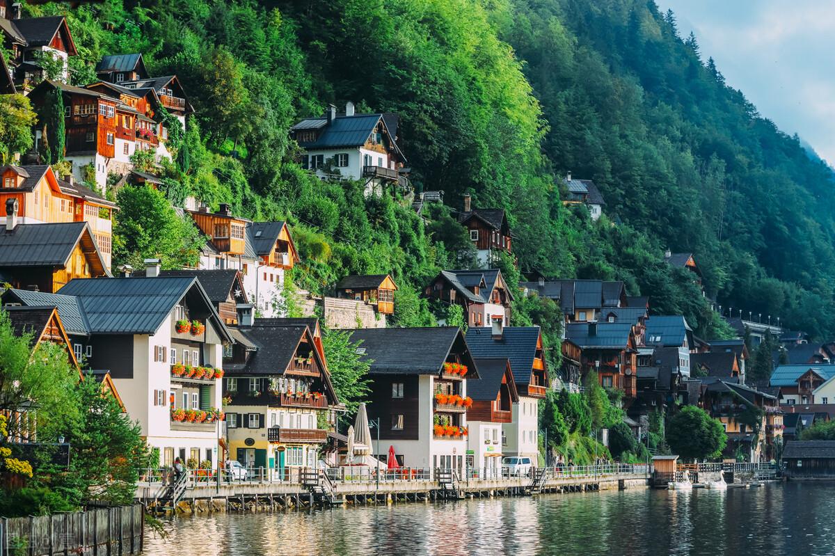 世界十大最美小镇排名，世界上最美的10大小镇，每一个都让人流连忘返，你最想去哪一个