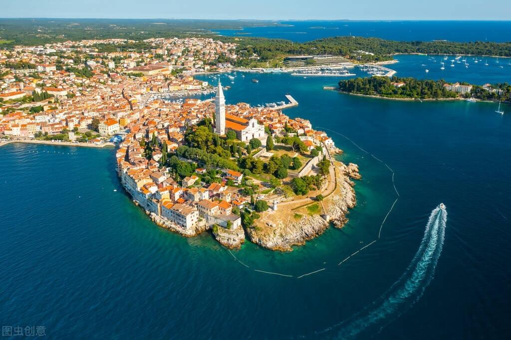 世界十大最美小镇排名，世界上最美的10大小镇，每一个都让人流连忘返，你最想去哪一个