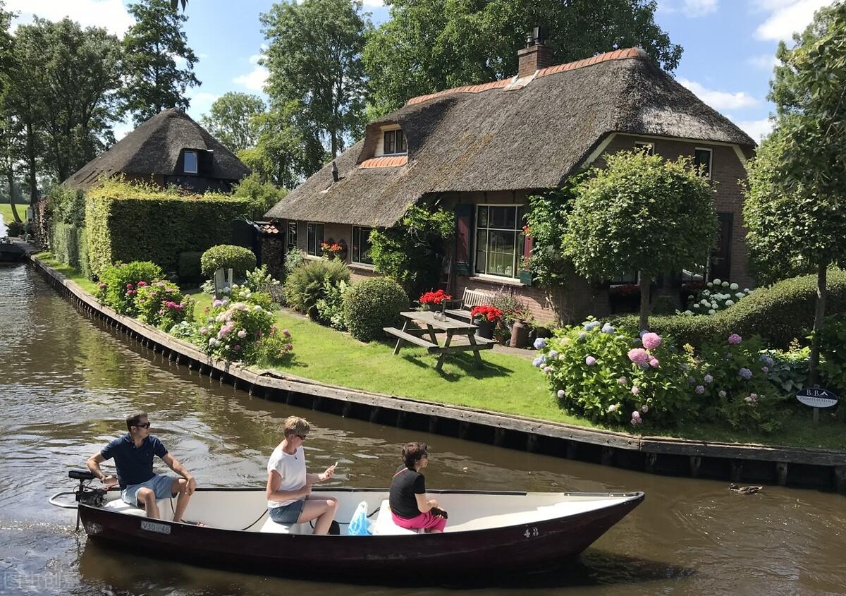 世界十大最美小镇排名，世界上最美的10大小镇，每一个都让人流连忘返，你最想去哪一个