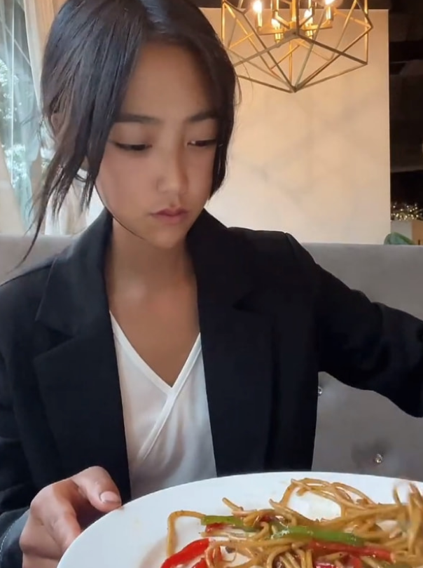 凉山抖音网红孟阳视频，网红凉山孟阳彻底翻车，知情人曝光其身份，难怪私下穿名牌开豪车