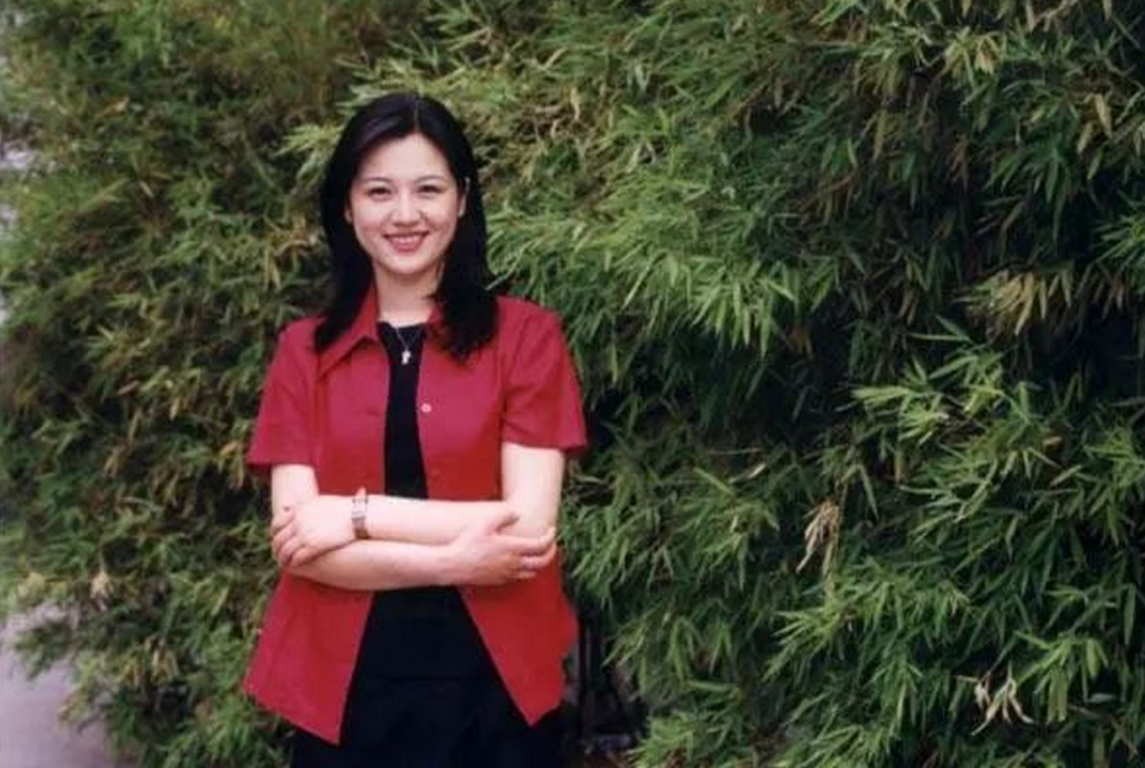 朱军正式宣布回到央视上班，她是朱军的搭档，消失许久一直以为是从央视离职，其实早已离世