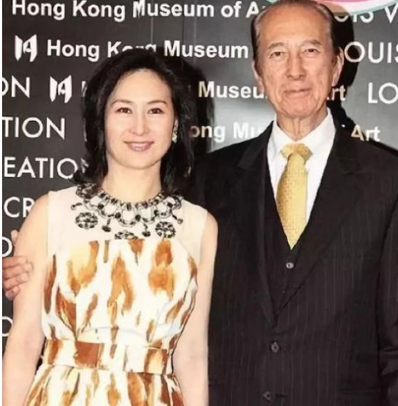 何超琼没有结婚吗，何超琼为什么没孩子是不能生育吗？何超琼的几段感情为何没生育？