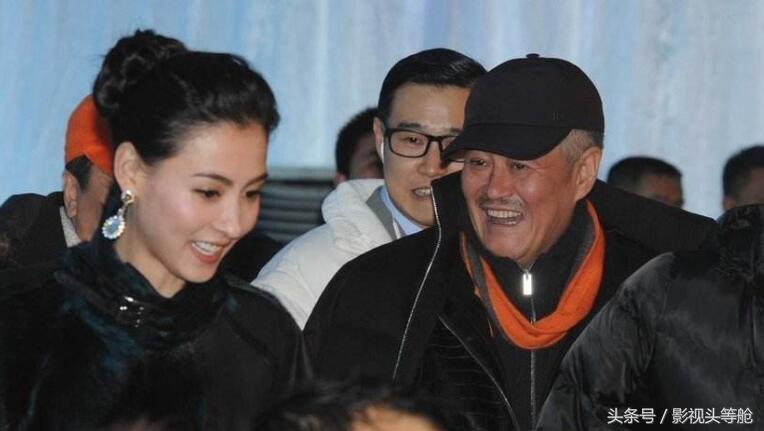 张柏芝给赵本山下跪，赵本山张柏芝真实关系如何？赵本山真的是张柏芝干爹吗？