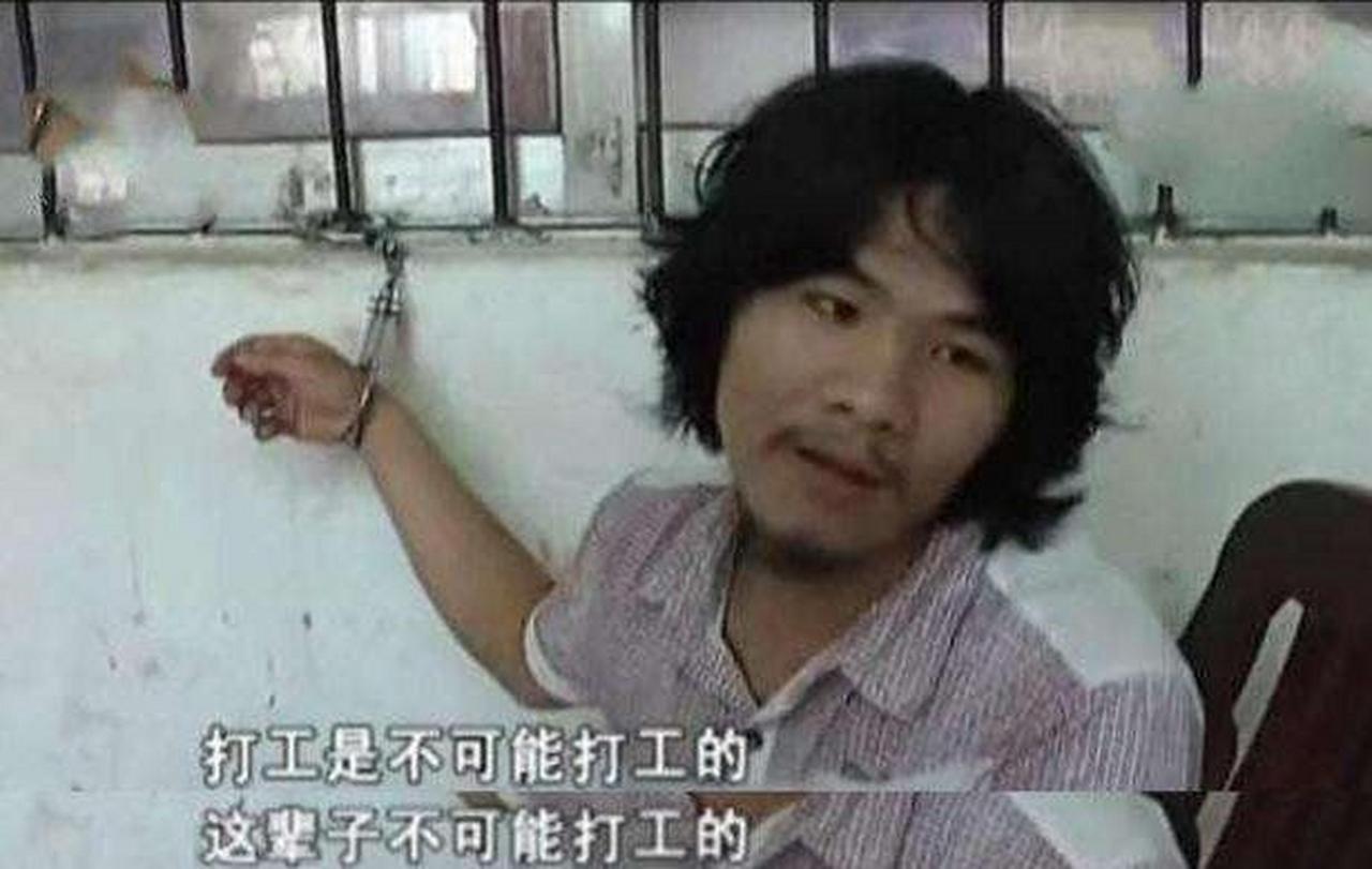 摆地摊创业卖什么好，普通人想创业，可以尝试摆地摊做小吃，不仅来钱快还很靠谱