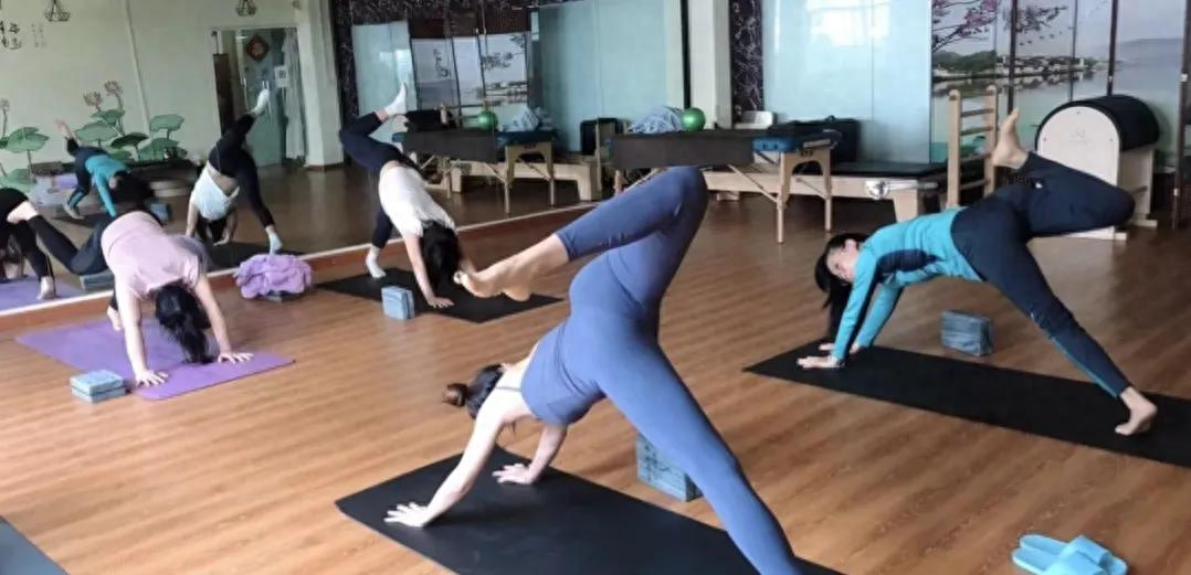 5个未来2年会爆火且适合普通人创业的生意。