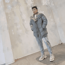 鞠萍27岁儿子罕曝光，身材魁梧撞脸大鹏，为人低调还是名校学霸